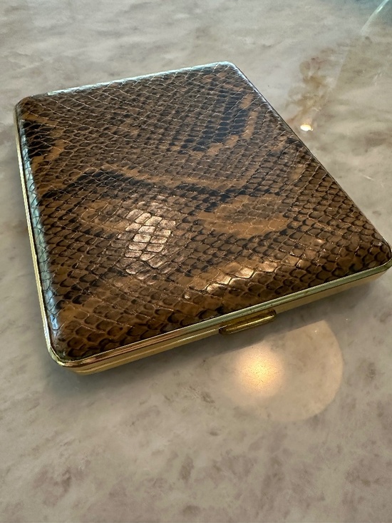 victoria beckham cigarette case Beckham's Vintage Wallet VICTORIA BECKHAM White Box Black